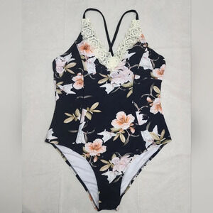 Cupshe size LX onepice lace v nick adjustable straps cross back beach vacation